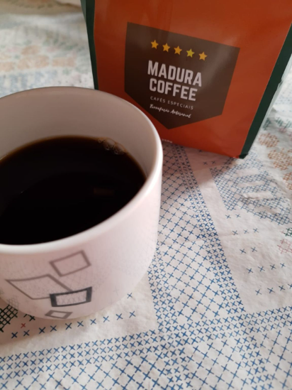 Cafezin coado com uma torra média escura ! Delícia para iniciar a sexta !!! ☕☕☕