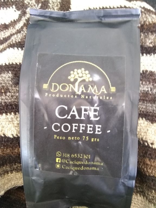 Muy buen café recién tostado abrazo en clima cálido