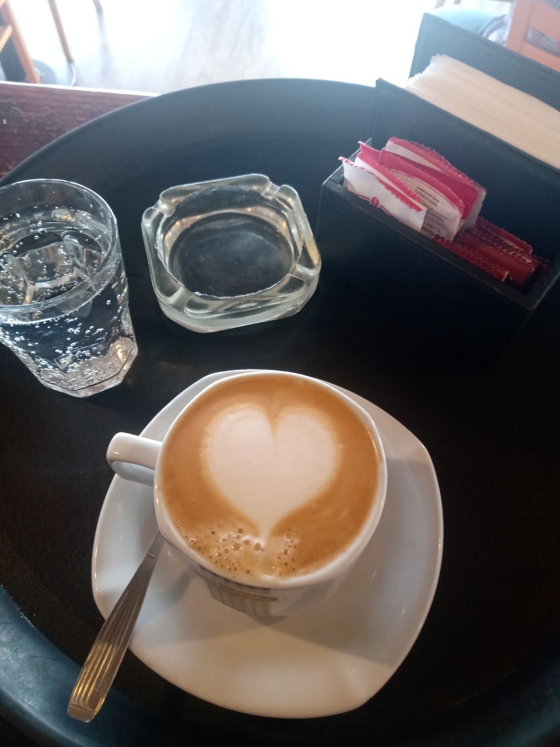 Buenos días
Con am❤️r, todo es posible. 
Café con leche.