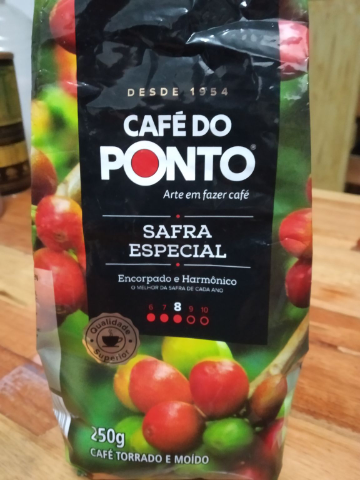 Cheiro agradável porém nada que impressione, encorpado e de sabor agradável, porém sem impressionar. Um gourmet razoável no custo benefício, porém nada demais na experiência.