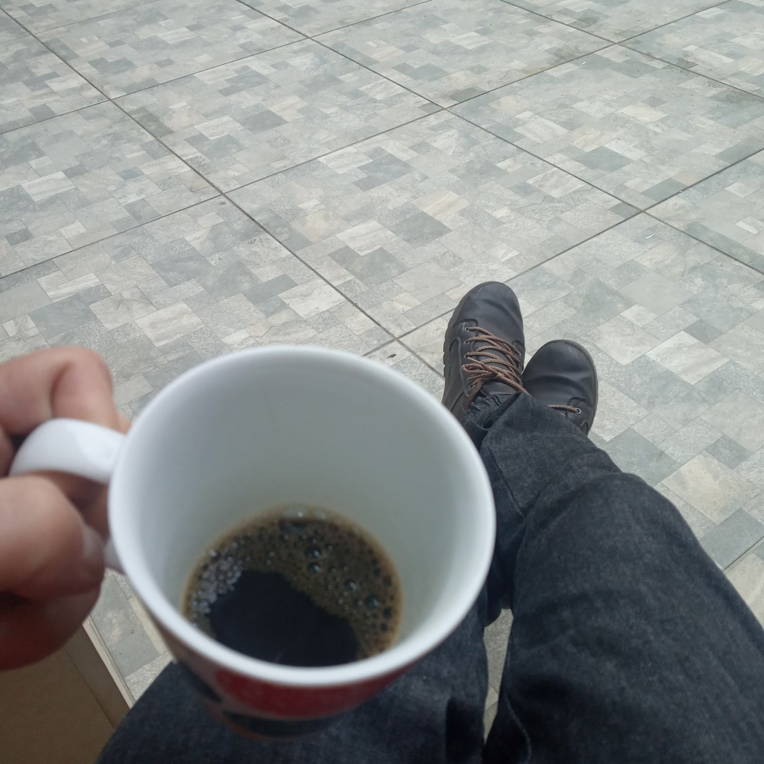 19 graus lá fora e quentinho na xícara. O contraste perfeito para uma gripe e o melhor momento do dia. Kkkk