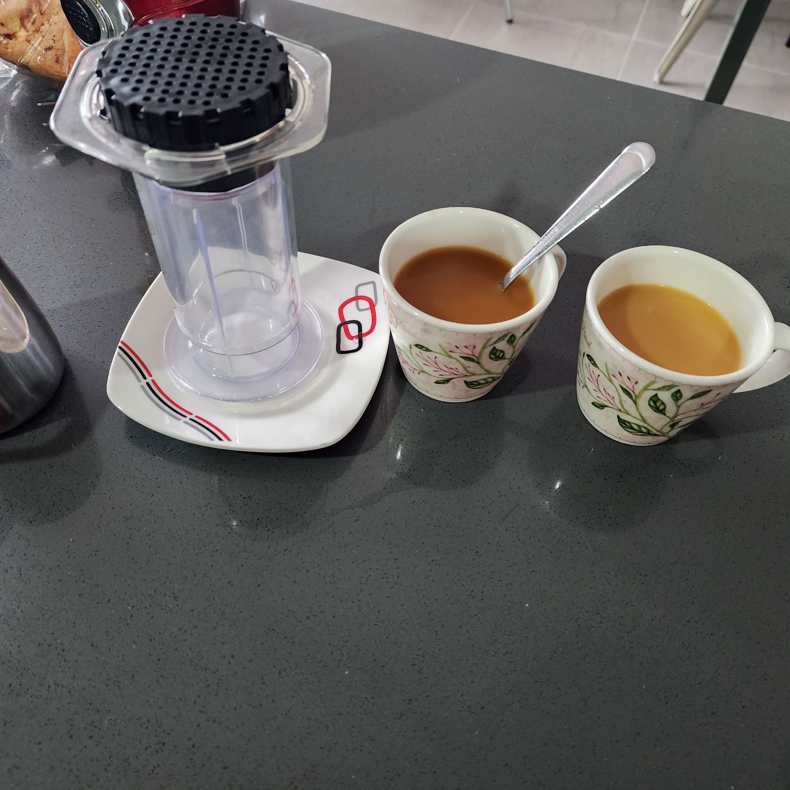 Para comenzar el día prepare un café en Aeropress y al final lo degustamos con un poco de crema.
