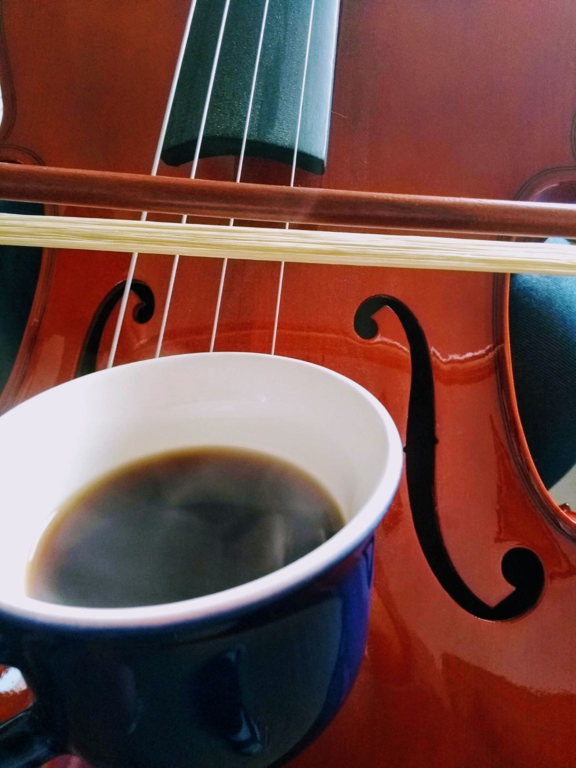 Café do Mercado, moído na hora, filtrado em Melitta 100 + Violoncelo.