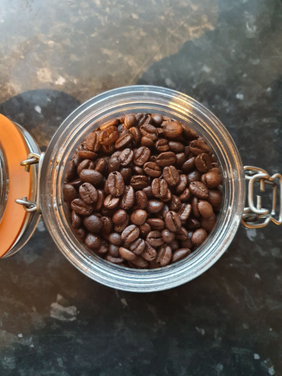 £3 for 227g (£1.32/100g)
Sour, bitter and lacking in body. Really struggling to get a decent brew out of it. Only positive is the smell after grinding.