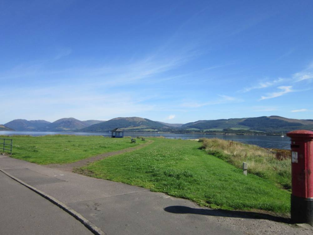 Ardbeg Point, Bute
, cc-by-sa/2.0 - © Ian S - geograph.org.uk/p/3623011