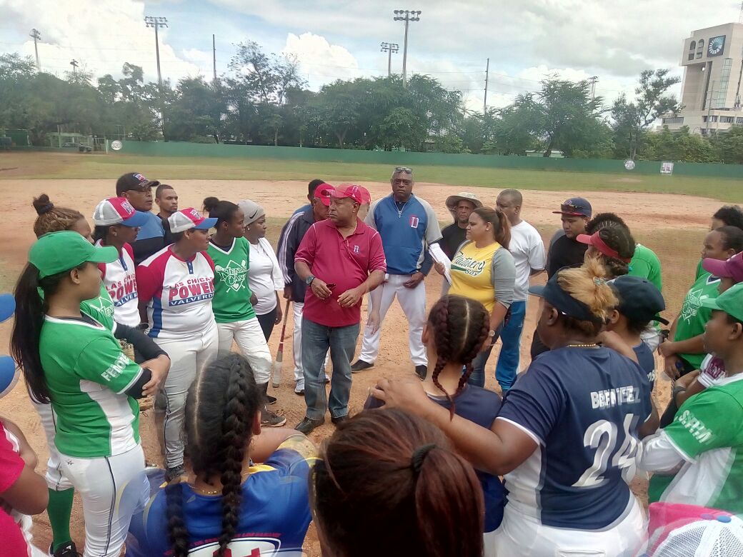 Preselección femenina de béisbol inicia prácticas para PreMundial