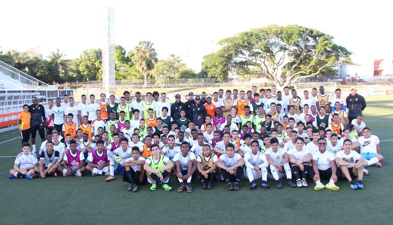 Más de 500 jóvenes acuden a pruebas del Cibao FC