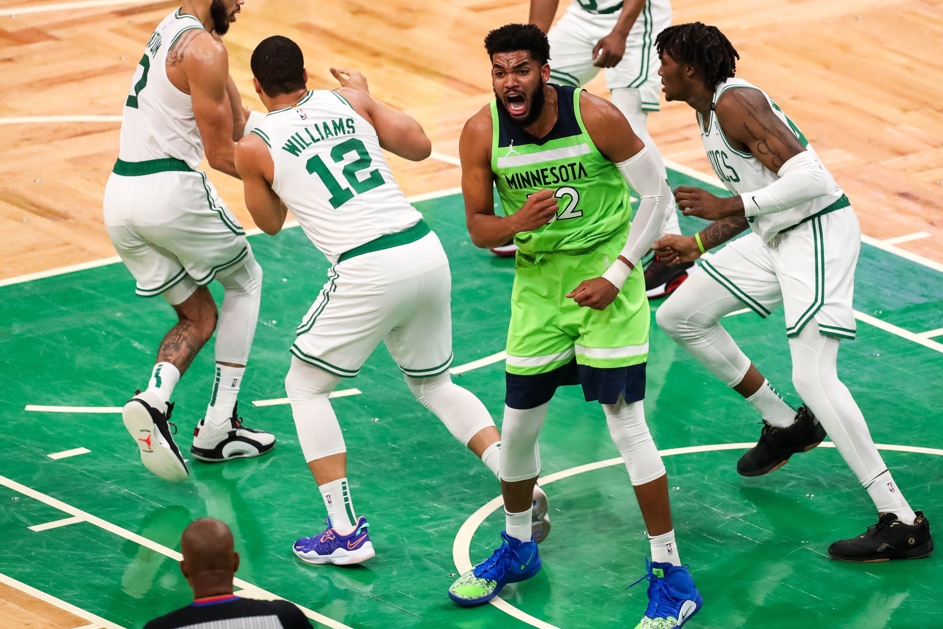 Unos Celtics sin Al Horford doblegan a Wolves de Towns