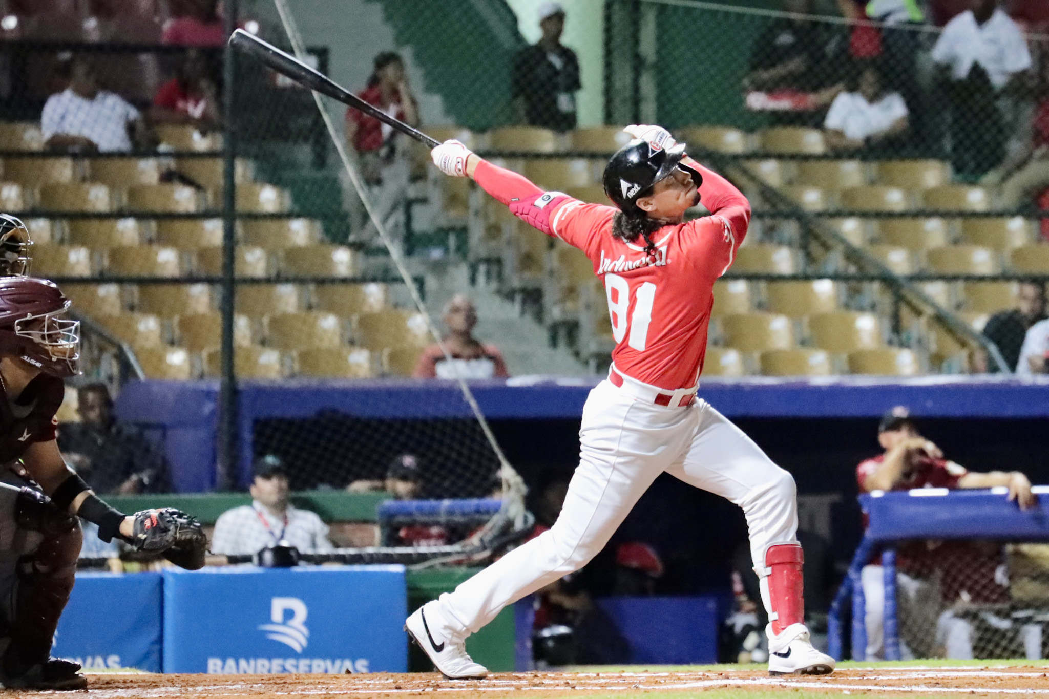 Escogido logra primera victoria; Tigres truenan frente a Toros; Águilas  superan a Estrellas