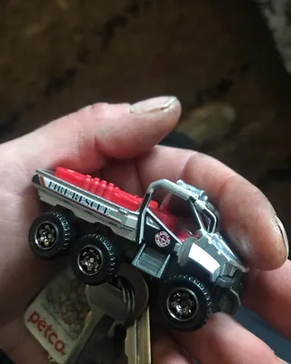 #whatsinyourpocket check from @rottens_garage I’m carrying this matchbox trail tracker on this fine Sunday. @uyyparce24 