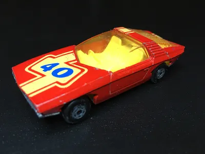 Matchbox Superfast No. 40. - Vauxhall Guildsman 1971