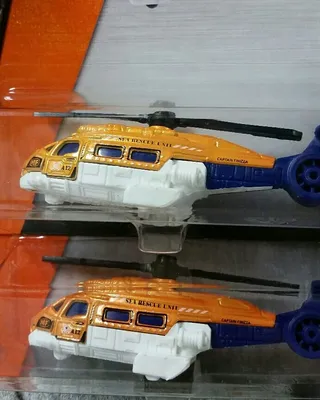 Here the the MB62 Sea Hunter from 2016. In two shades of metallic orange. This color is always good for shades.#matchbox