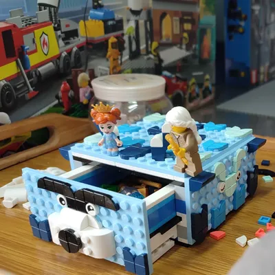 Jewelry box 🥰 Lego Dots 41805 . Jewelry in a safe place 😄👍 The key 🗝️ to the box is also in a safe place!🤣 Have a nice w