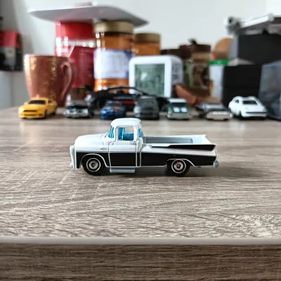 #1957 #dodgesweptside #matchboxcollection #matchboxdiecast #matchbox #diecastaddict #diecastmodel #diecastcollection #di