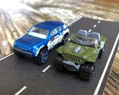 **FOR SALE** a pair of Matchbox Jeep concept vehicles (Compass & Hurricane):Matchbox MB58 Jeep Hurricane Concept release