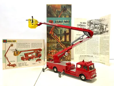 Corgi toys SIMON SNORKEL FIRE ENGINE 1964/1976 completo di tutti gli accessori e foglio istruzioni con Corgi club.#fire 