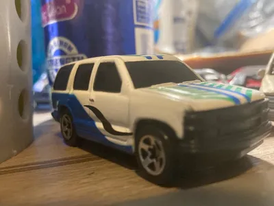 I did the wheel swap on my 97 Tahoe it looks good #matchbox97chevytahoe #matchboxtacobell #hotwheelschevy #hotwheelschev