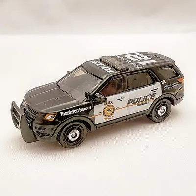 Matchbox 2016 Ford Interceptor Utility in Matchbox Police Patrol livery from the #ThanYouHeroes set (2020).Another sharp