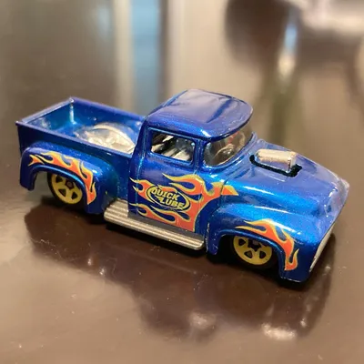 Ford Truck DTS 35 Custom ‘56..By HotWheels...#ford #truck #pickup #custom #fast #durable #carritos #toy #hotwheels #matc