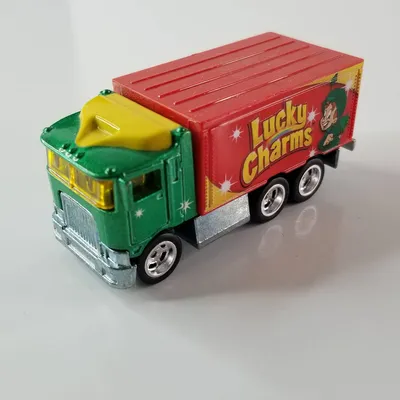 P9981 LUCKY HIGHWAY HAULER#diecastcollectorlife #diecast #diecastlife #cars #rims #diorama #throwback #throwbackcollecti