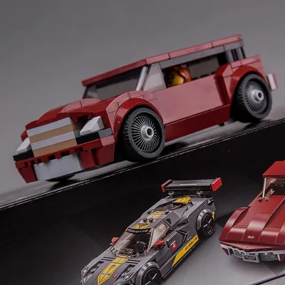 LEGO #76903 alt model 🏁🏁 Dark red is a great addition to the SpeedChampions car color assortment. And the printed rim di