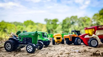 I can’t be at #mbxgathering because of farming, so I thought I’d do some farming with MBX! #matchboxcropmaster #matchbox