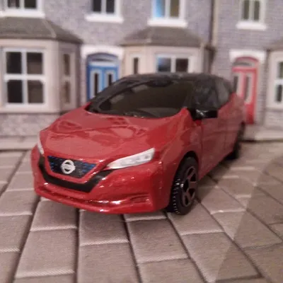 Matchbox 2018 Nissan Leaf in red. I feel the casting is quite good but could of been better.#diecast #diecastcar #164sca