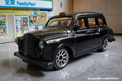 London Taxi by Matchbox #diecast #diecastcollector #diecastphotography #hotwheels #matchbox #toycar #modelcar #toycollec