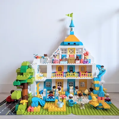 Duplo Playhouse 28 / Kindergarten 👧🏼 So, my 3YO is starting kindergarten next week.😟 We're excited, but also kind of wor