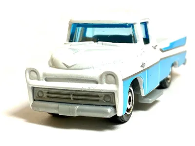 1957 Dodge Sweptside (2021 mold, 2022 release)What a classic looking truck! 👌 Ready to go work an apple orchard with thi