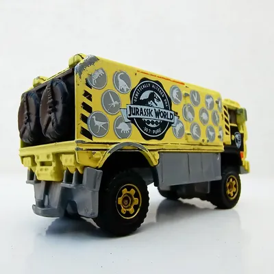 Desert Thunder V16. (Matchbox)Éste casting pertenece a la serie de Jurassic World del 2015. Se trata de un camión impara