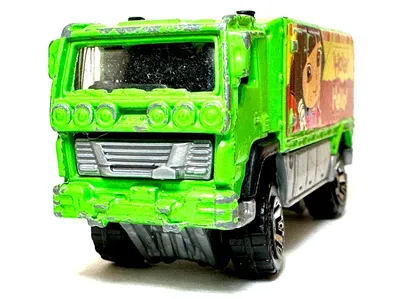 Desert Thunder V16 (2007)For all of my single language followers, let this truck be a guide on how to greet your fellow 