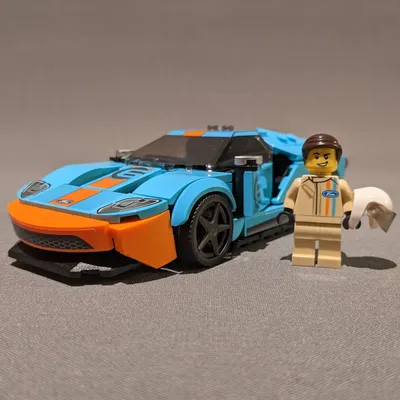 Lego Set 76905 - Ford GT Heritage Edition from 2021. I like this hommage to the GT prototypes from 1966-1969. Luckily th