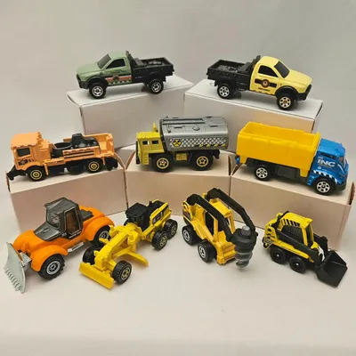 2023 Matchbox 9 Pack with exclusive MB 1177 2016 Ram Flatbed in Forest Ranger livery.I took some outside venue shots of 