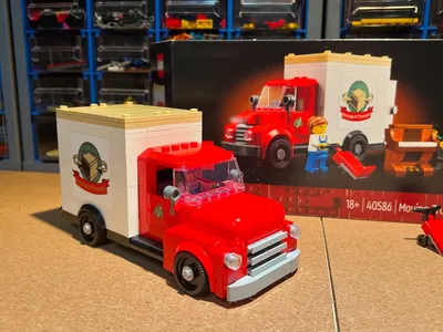 My moc 8 studs build from the @lego 40586 moving truck set