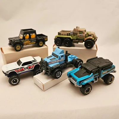 2025 Matchbox MBX Off Road II 5-packFull of carryforward deco designs, this set includes:MB 997 Swamp Raider in black wi