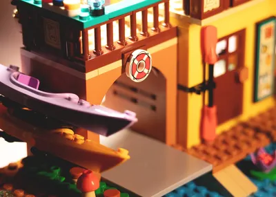 For sure you’ve seen the LEGO Friends Adventure Camp Water Sports 42626 set and I looove the details! I love all the sti