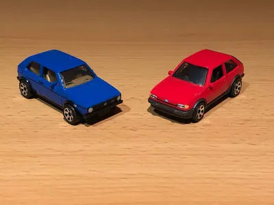 2 smol cars🇺🇸🇩🇪😁. Matchbox Golf I GTI vs Ford Fiesta MK2.•••••#164scale #matchbox #volkwagen #vw #vwgolfgti #volkswageng