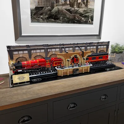 🚂 All aboard the Hogwarts Express! Bring this magical Harry Potter set to life with our beautifully illustrated printed 