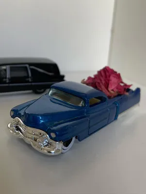 Cadillac 1953 Flower car by Hotwheels and Cadillac 1963 Hearse by Matchbox in 1:64! #matchbox #hotwheels #cadillac #cadi