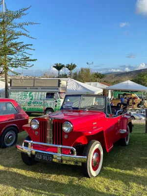 Com apenas 15 unidades no Brasil, este é o Jeepster.O #Jeepster é um automóvel originalmente produzido pela Willys-Overl