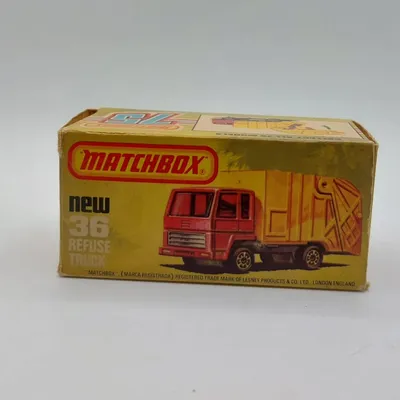 Todays model is a Matchbox refuse truck. As a child, I didn't mind getting one of these, as every imaginary town I built