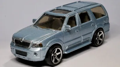1/64 and 3 Inches Lincoln diecast series.Matchbox 1/68 Lincoln Navigator.Maisto 1/68 Lincoln Navigator Limousine.Mini GT