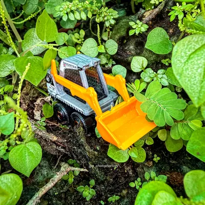 🔥 Matchbox Skidster – Tiny Machine, Big Details! 🚜The Matchbox Skidster is one of those underrated construction castings