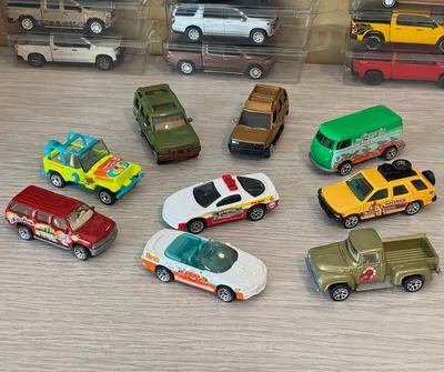 Across America 🇺🇸 While I’m traveling in Europe, here’s a very American-themed post! The Matchbox “Across America” line 