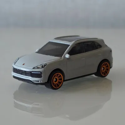 2026 Matchbox 8 Pack exclusive Porsche Cayenne Turbo. Arctic gray is the seventh deco for this luxury SUV which has nice