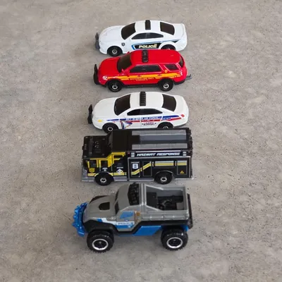 2026 Matchbox Rescue VI 5 Pack. Another fresh 5P full of emergency vehicles in either Police or Fire decos and a couple 