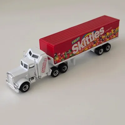 1994 Matchbox Skittles Convoy. Here is the Kenworth Aeordyne with the Articulated Trailer in the delicious Skittles bran