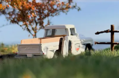 .Matchbox « MBX Off-Road » 1957 GMC® StepsideUne belle journée pour sortir l’ancien... et lui offrir un peu de liberté.D
