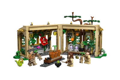 Hogwarts™ Castle: Herbology Class